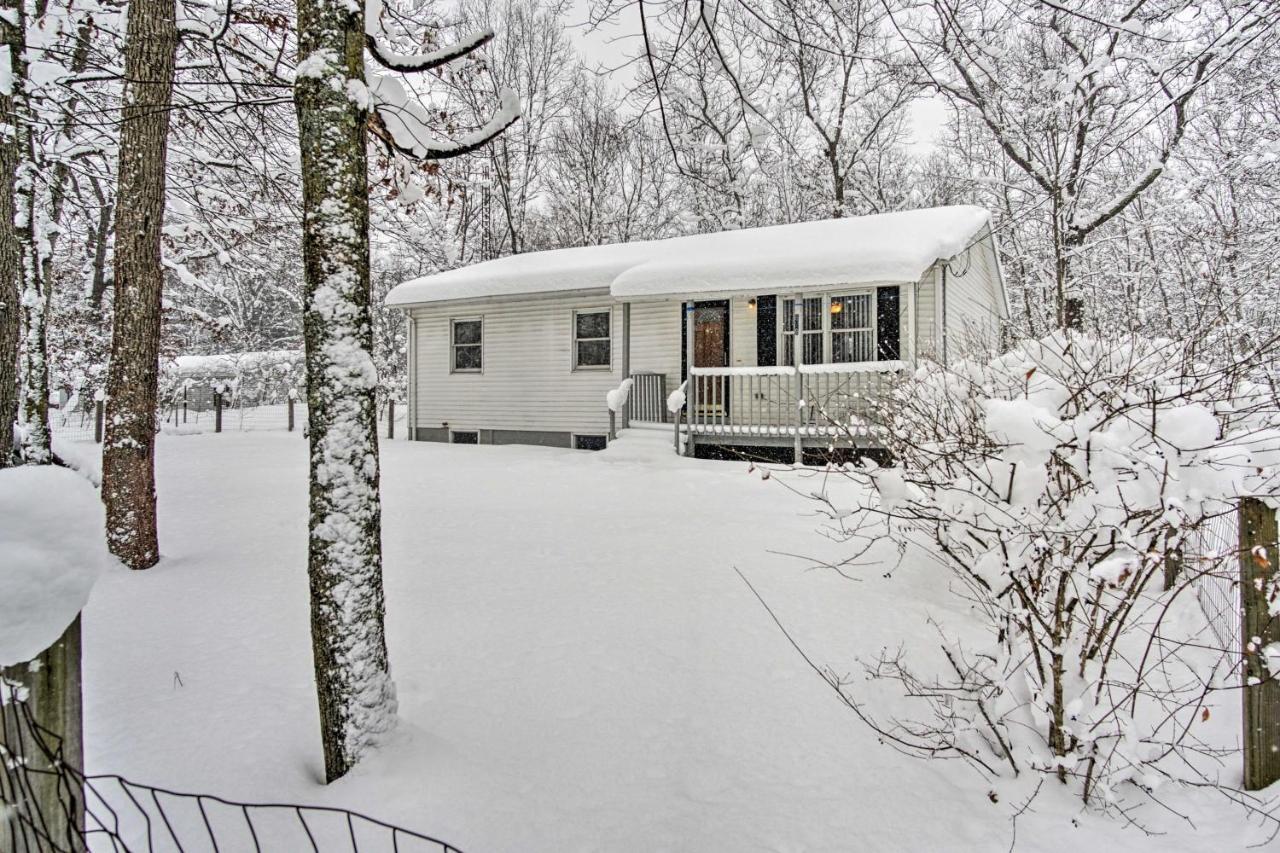 Wooded Twin Lakes Retreat 13 Mi To Lake Michigan! Exteriér fotografie